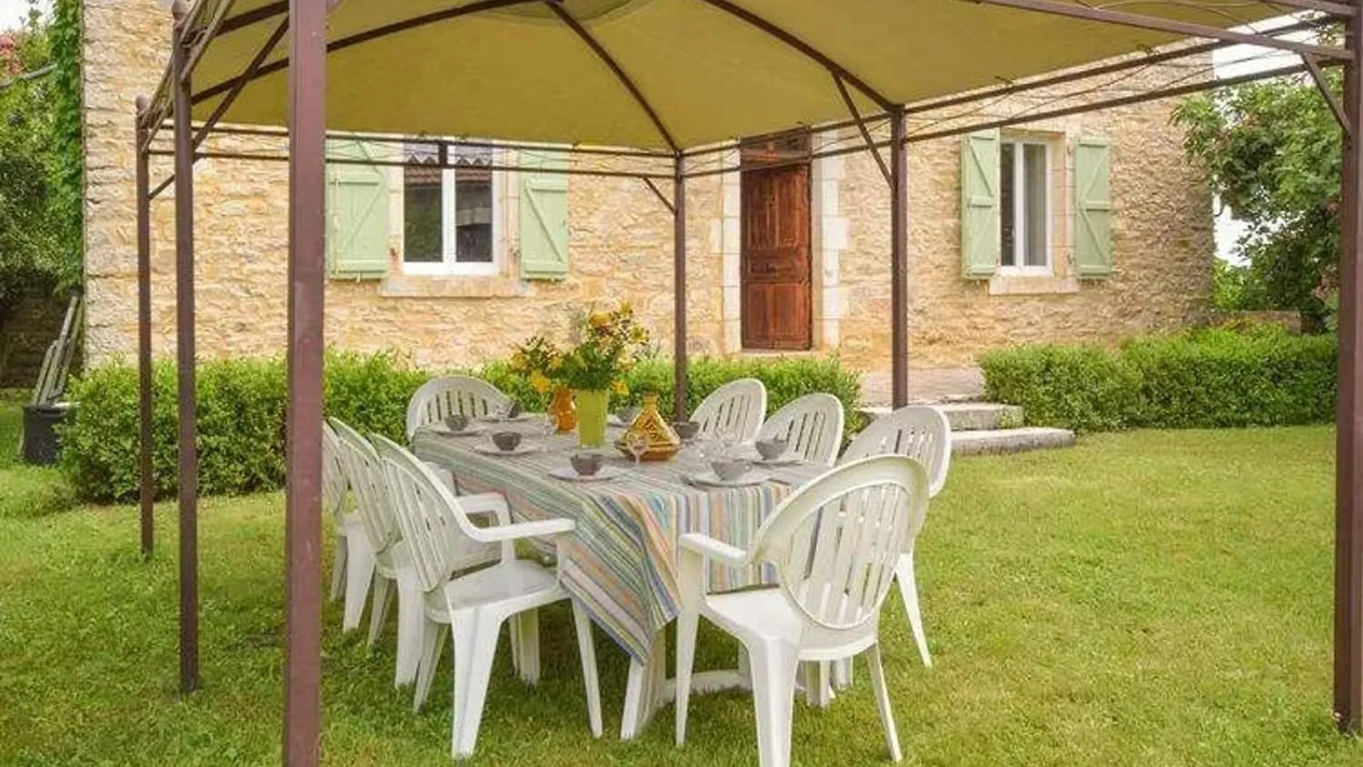 Maison Familiale Avec Piscine A Salviac